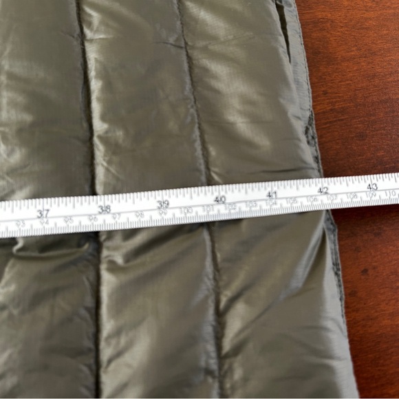 Patagonia Women's Recycled Down Sweater Parka in Green, Size L, New with Tag - Picture 5 of 9